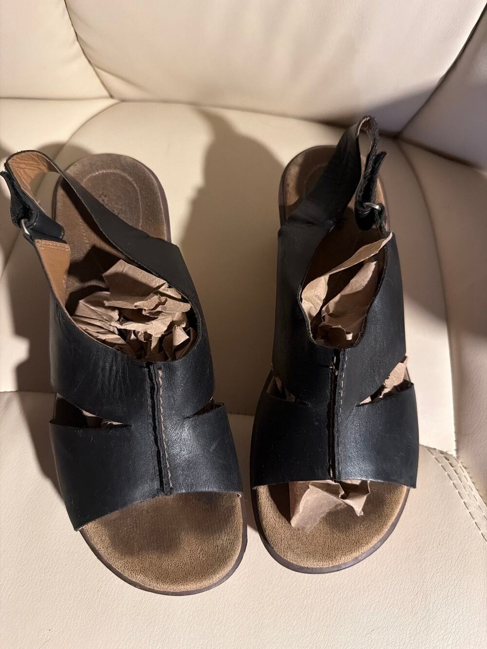 Women’s Clark’s Collection Black strappy upper. Great condition